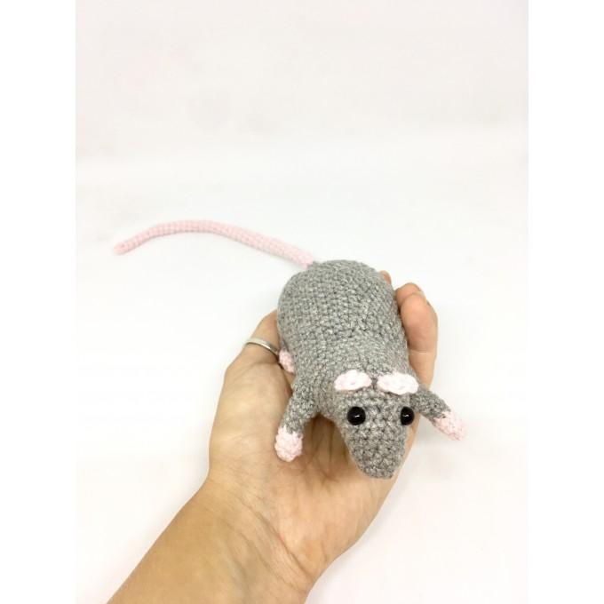 Amigurumi rat grey