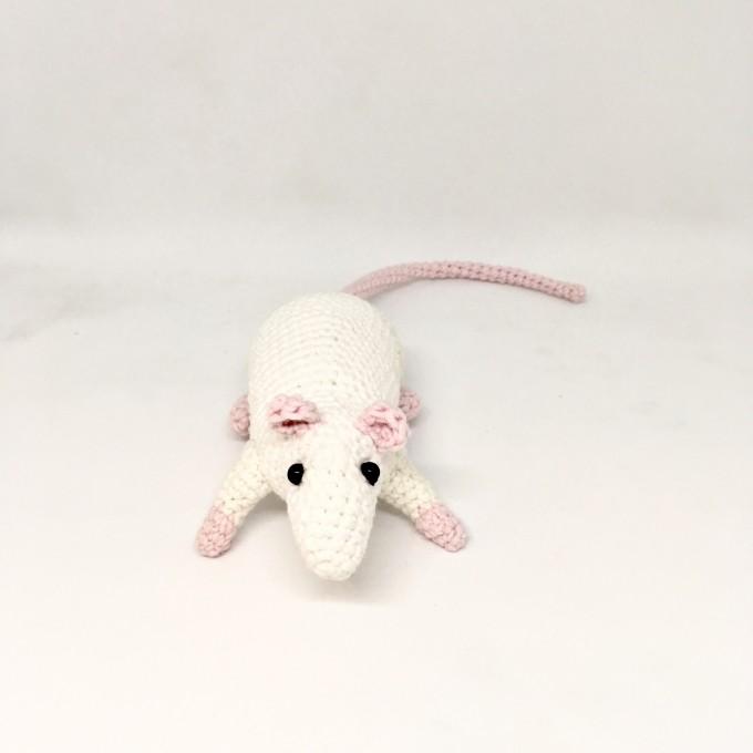 Amigurumi rat white