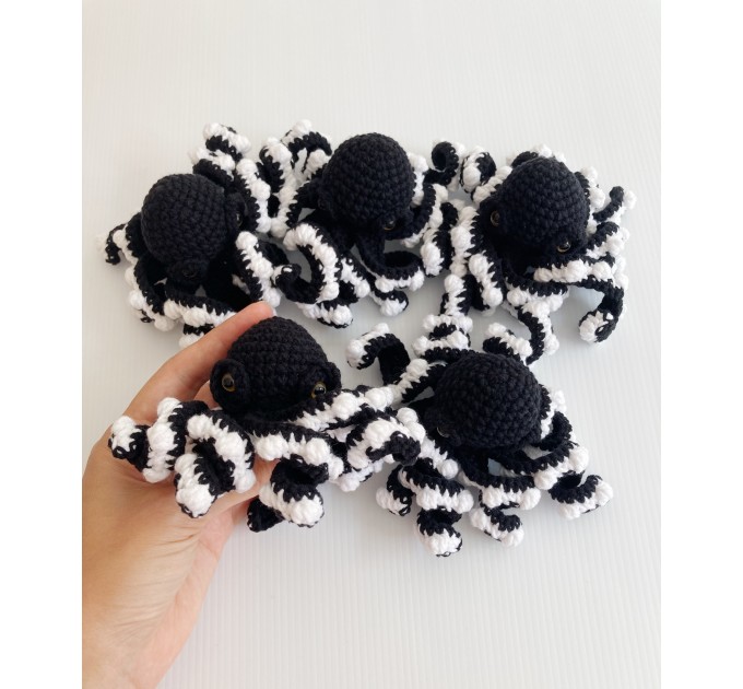 Small stuffed octopus black