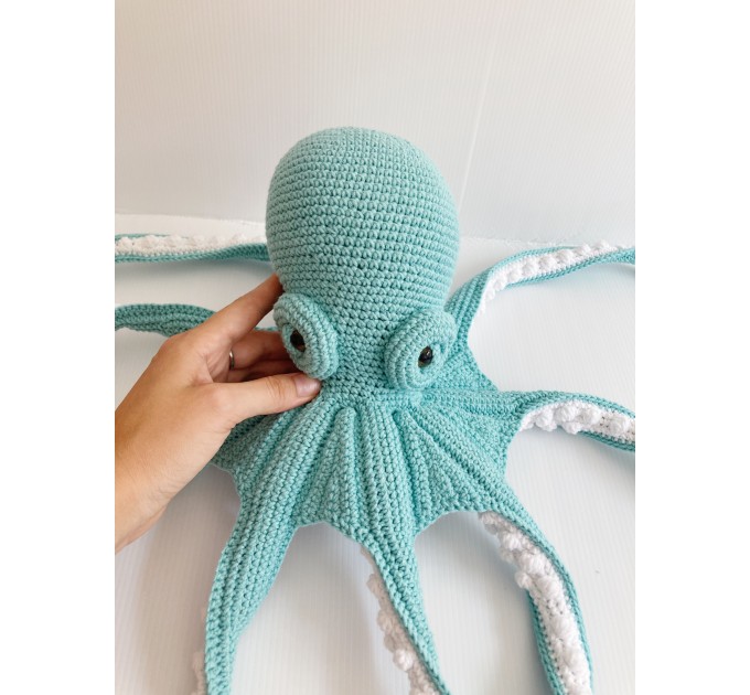 Big stuffed octopus mint