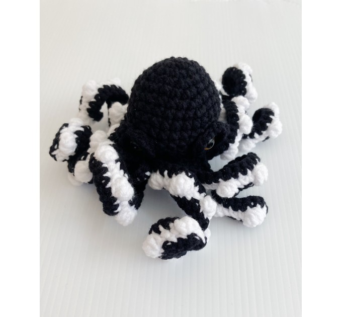 Small stuffed octopus black