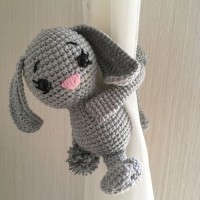 Bunny curtain tieback