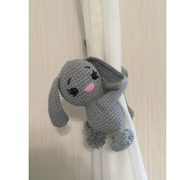 Bunny curtain tieback
