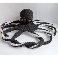 Large octopus black and white