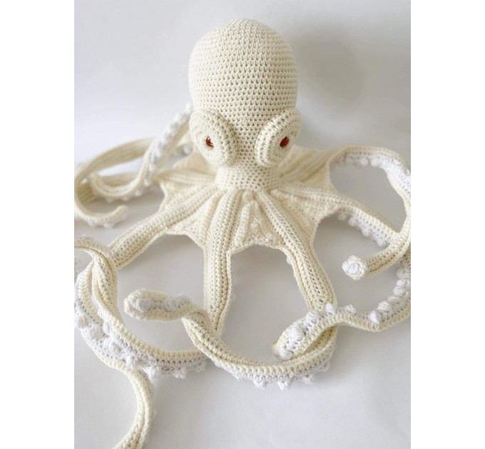 Large octopus beige
