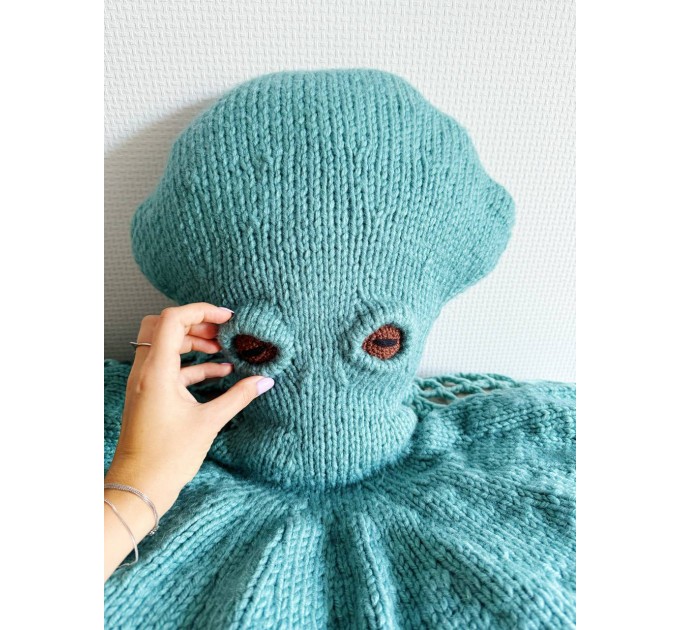 Teal octosnug blanket