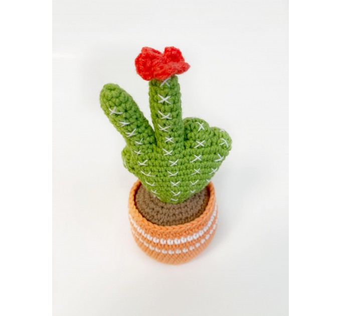 Cactus with posable fingers