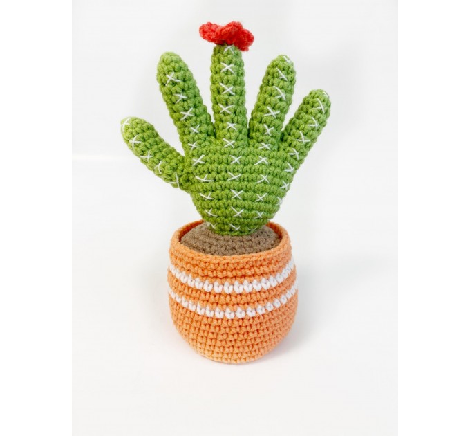 Cactus with posable fingers