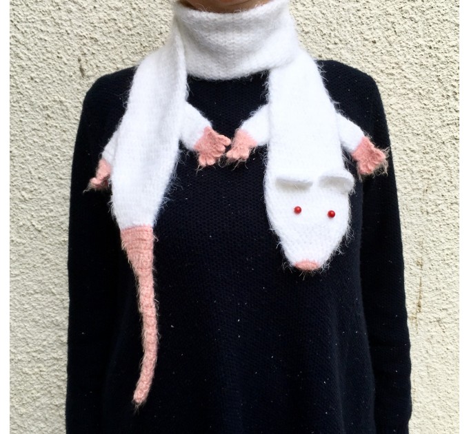 Rat scarf