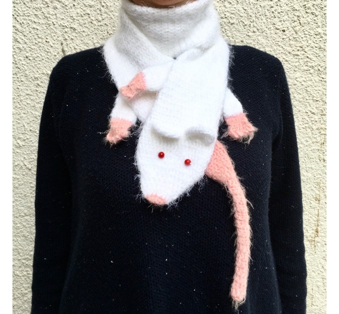 Rat scarf
