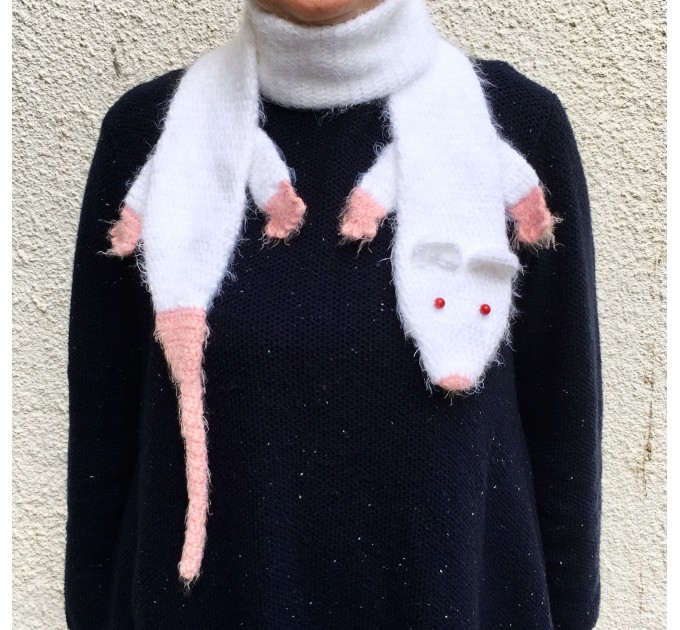 Rat scarf