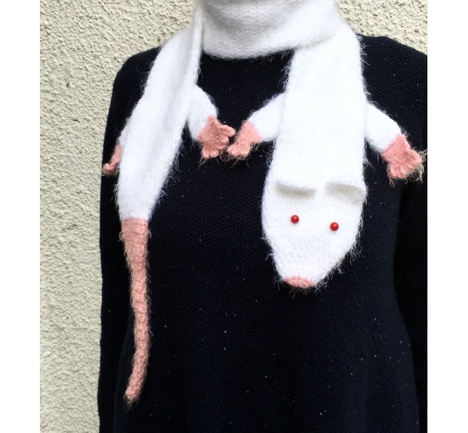 Rat scarf