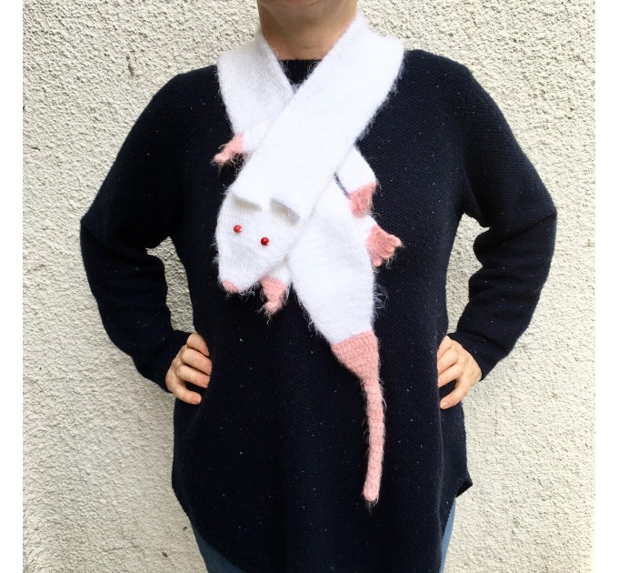 Rat scarf