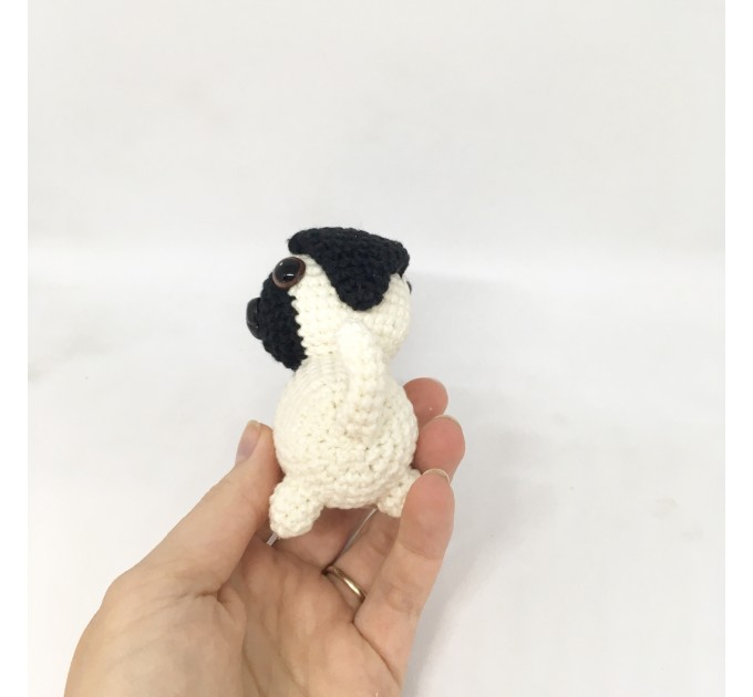 Pug dog keychain 