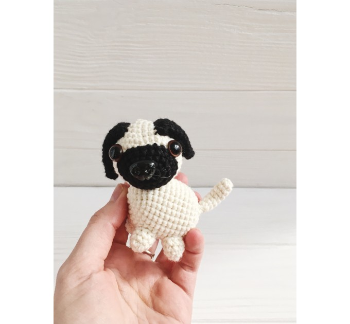Pug dog keychain 