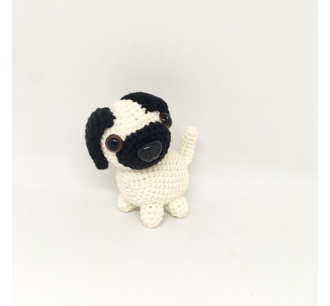 Pug dog keychain 