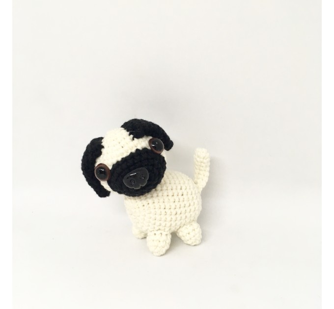 Pug dog keychain 