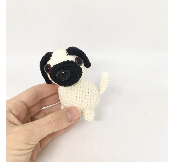 Pug dog keychain 