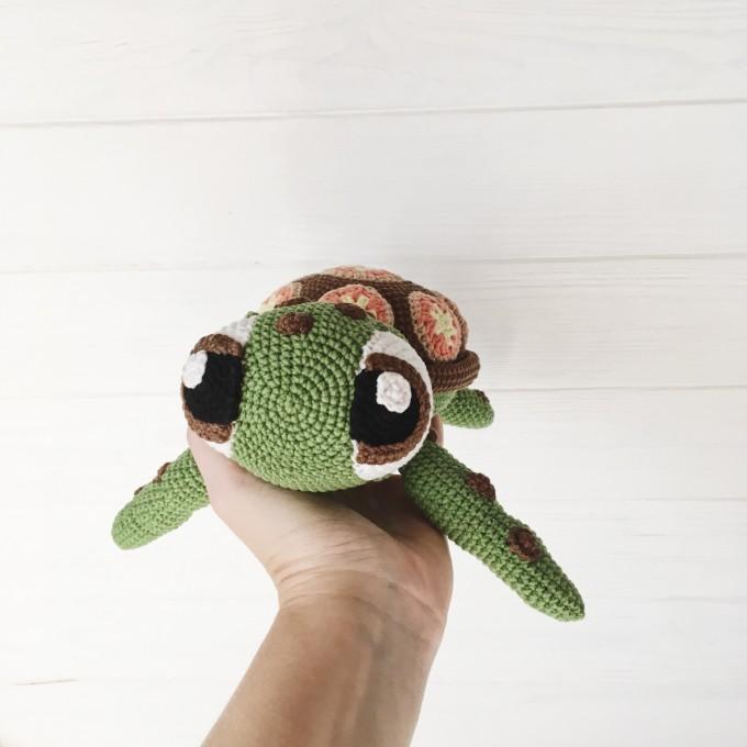 Amigurumi turtle