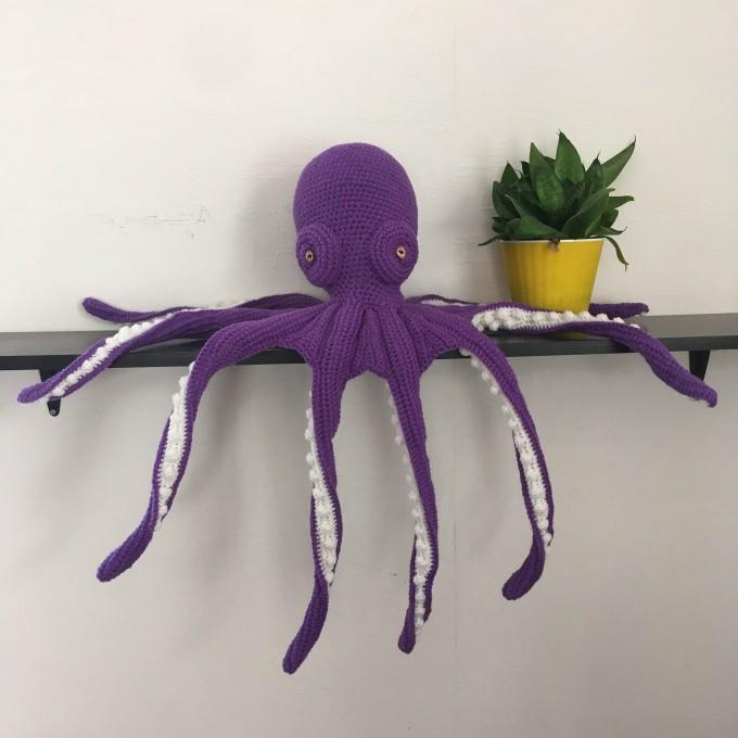 Amigurumi purple octopus