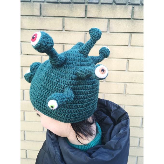 Hat with eyes