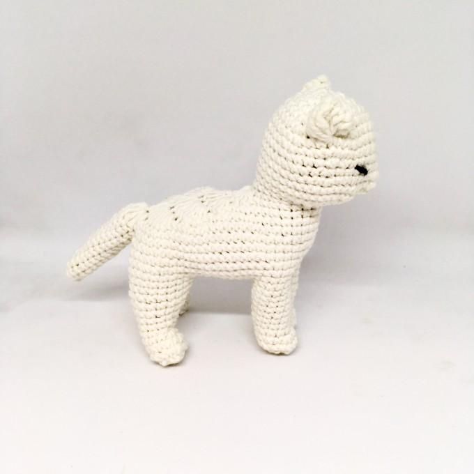 Amigurumi white cat