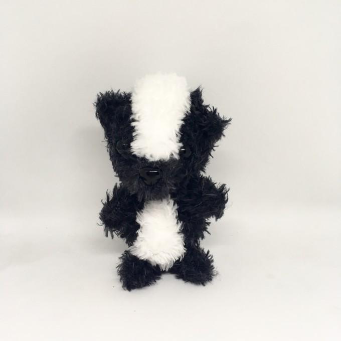 amigurumi skunk toy